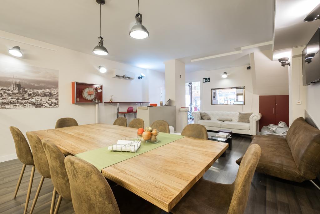 Barcelona & You Hostel Sagrada Familia Zewnętrze zdjęcie
