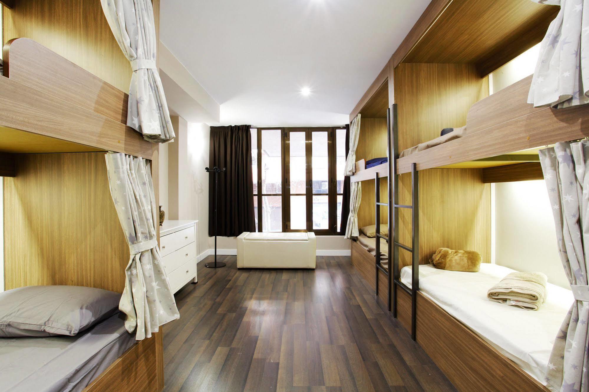 Barcelona & You Hostel Sagrada Familia Zewnętrze zdjęcie
