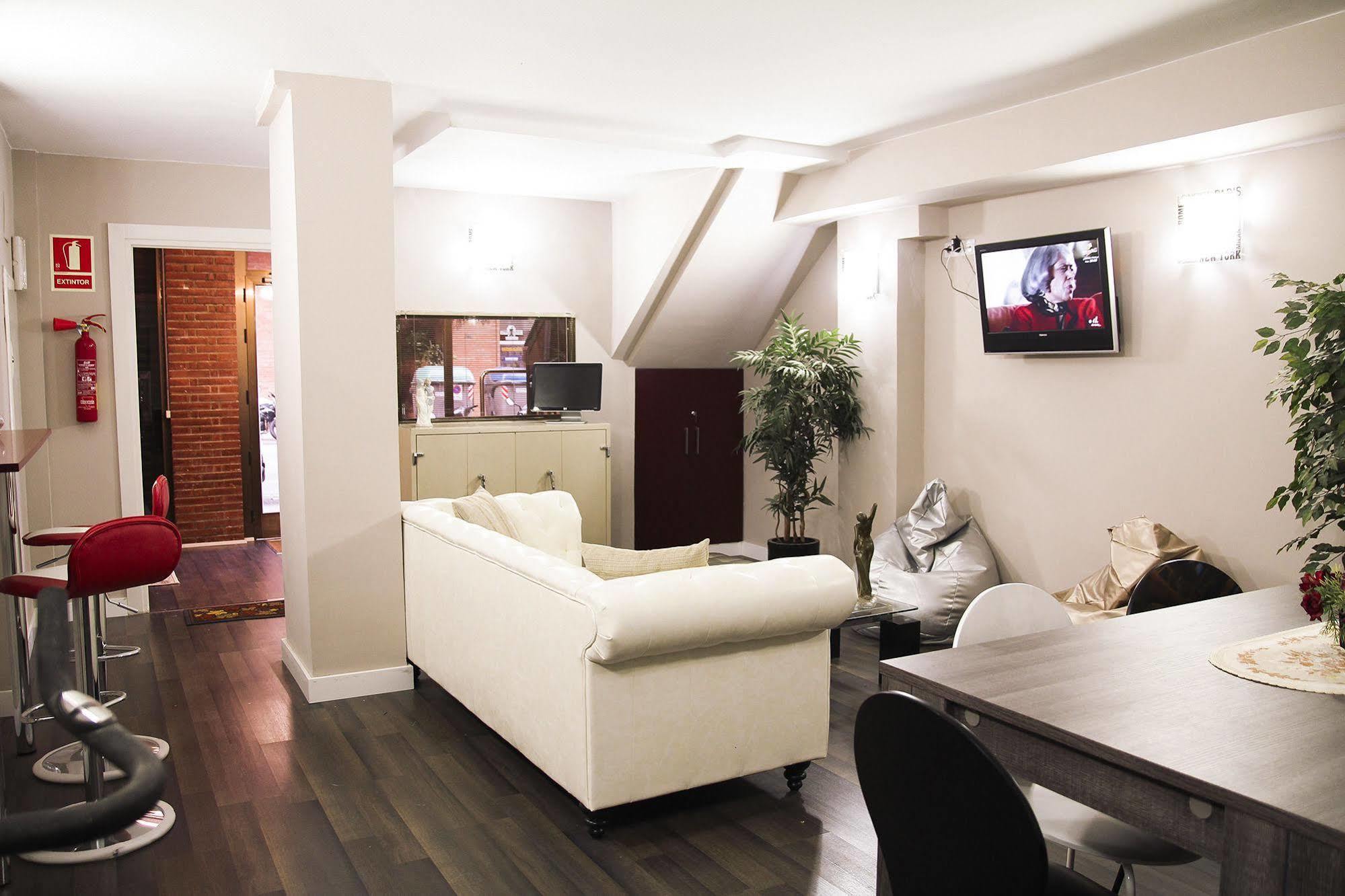 Barcelona & You Hostel Sagrada Familia Zewnętrze zdjęcie