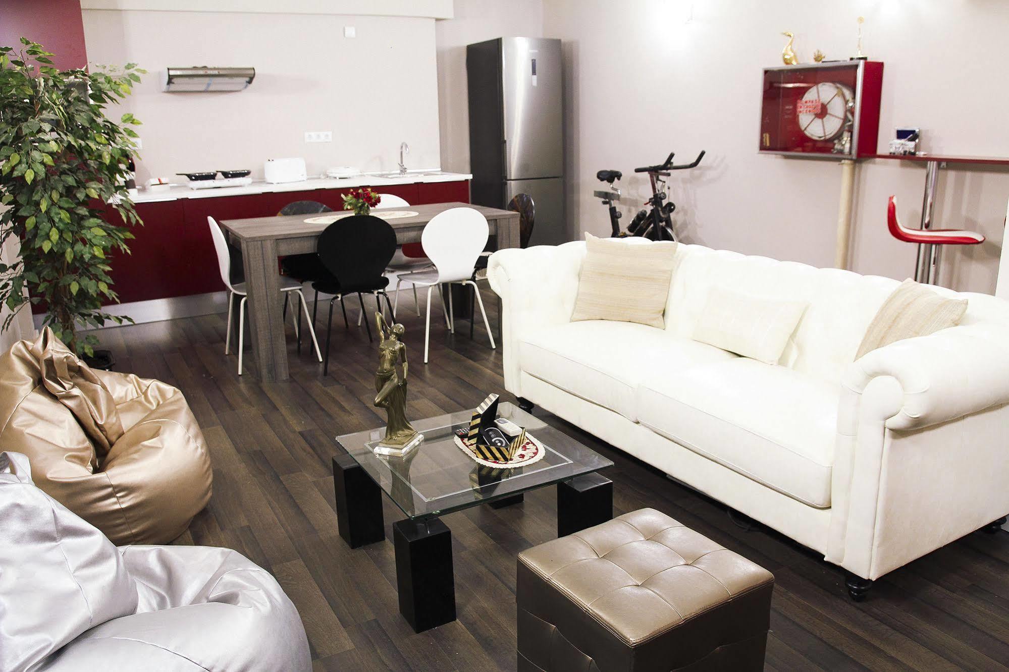 Barcelona & You Hostel Sagrada Familia Zewnętrze zdjęcie